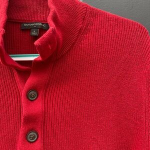 Banana Republic Sweater - Men's Large Red 1/4 Button Cardigan